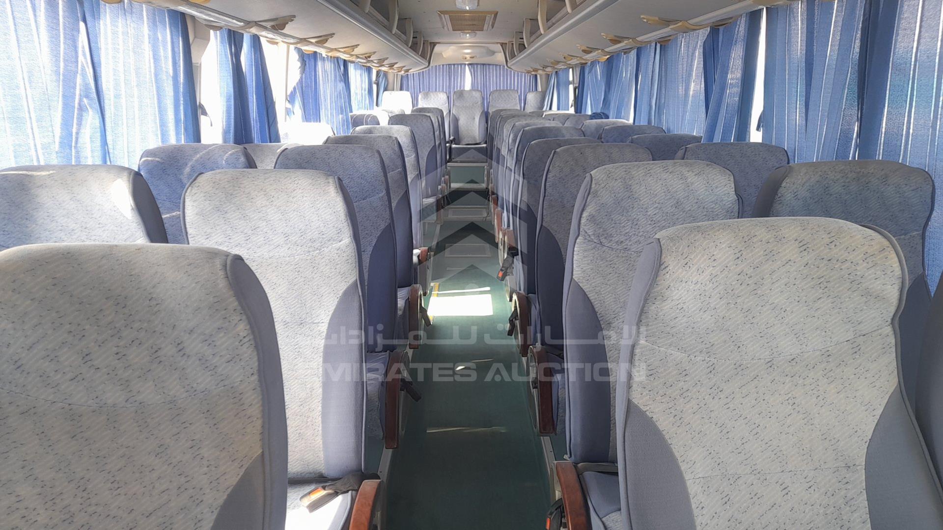 2010 BUS --- VIN: LGF6JR9W7AF123500