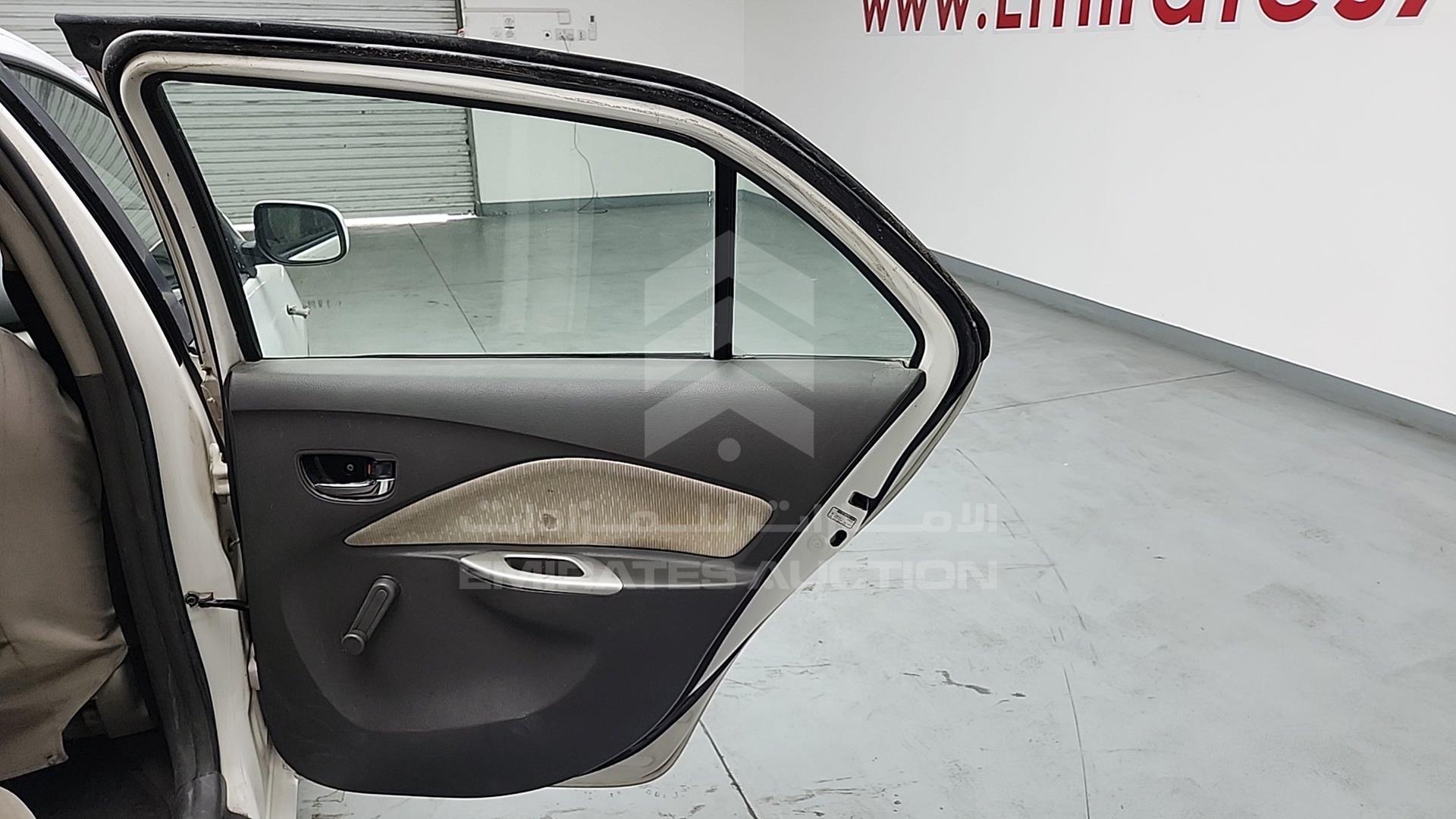 2009 TOYOTA YARIS VIN: JTDBW923494025637