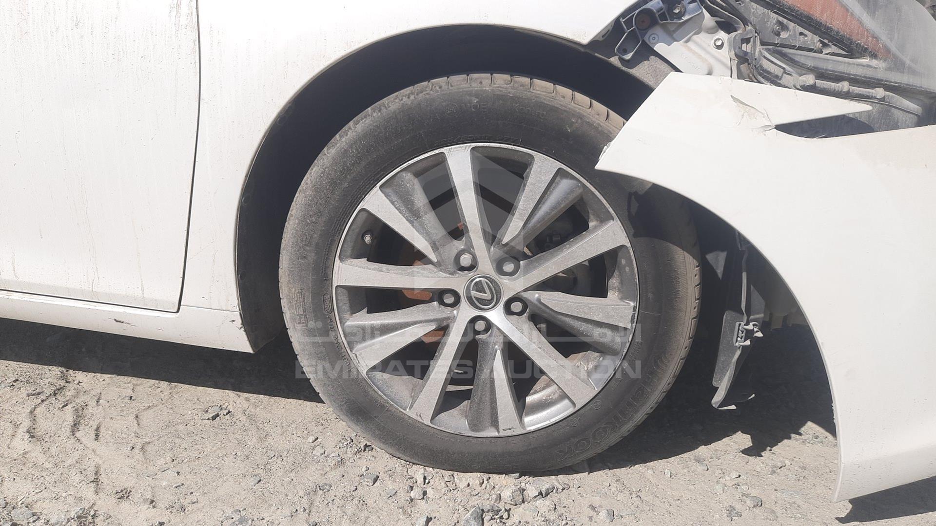 2019 LEXUS ES 300H VIN: JTHB21B16K2009631
