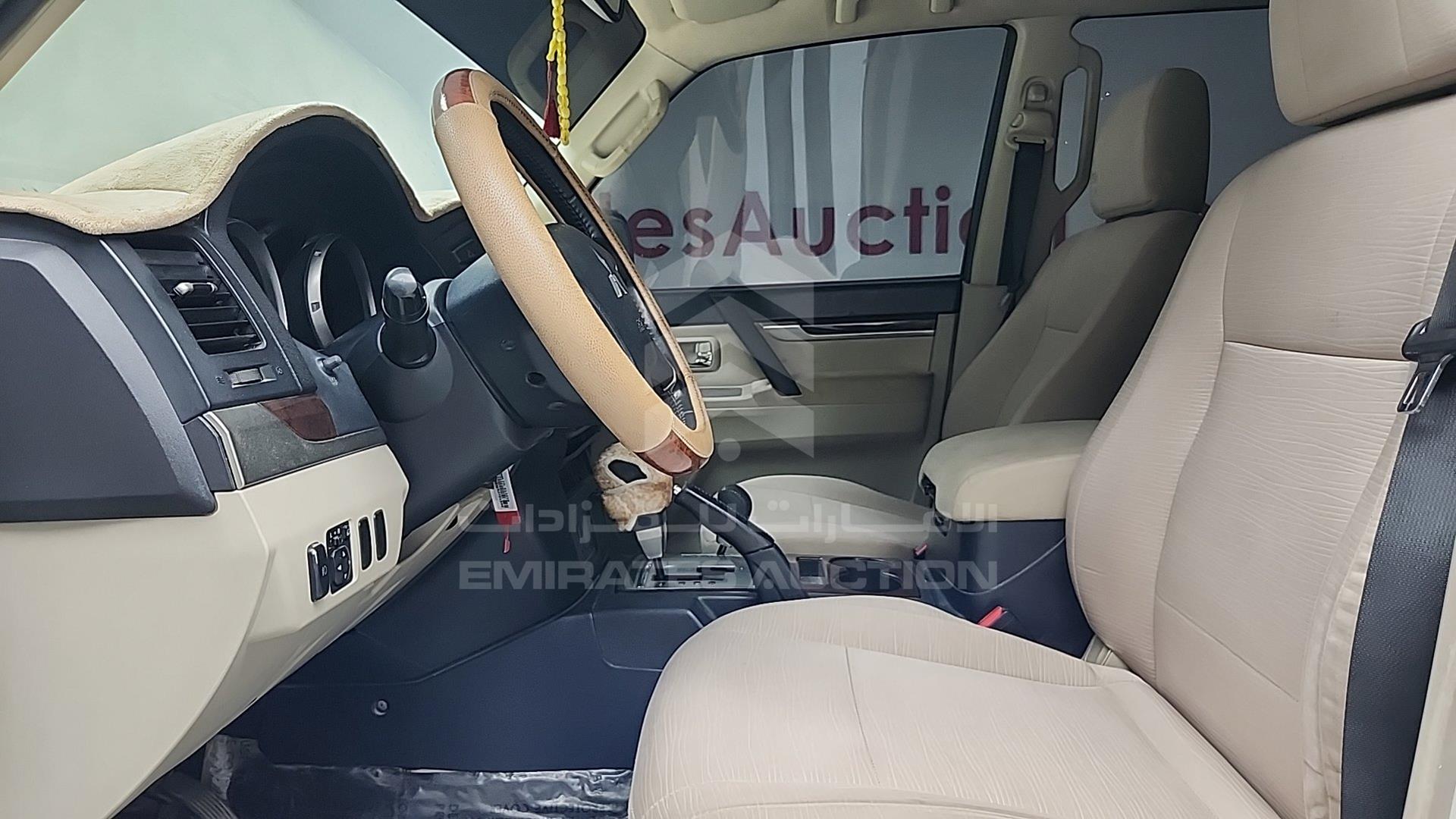 2011 MITSUBISHI PAJERO VIN: JMYLRV95WBJ701598