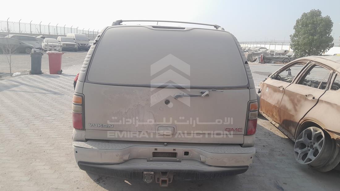 2005 GMC — Rear View — Photo 7