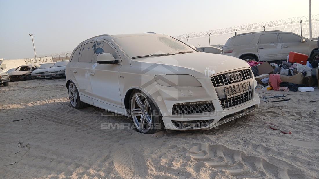 2013 Audi Q7 — Front Right Angle — Photo 8