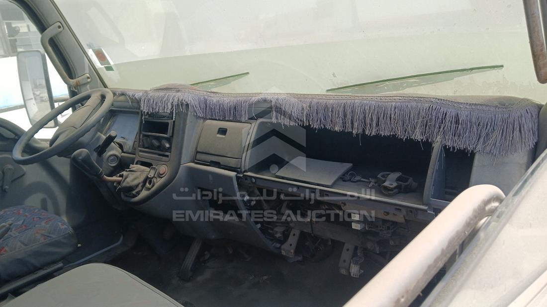 ميتسوبيشي كانتر 2008 — زاوية واجهة الراكب الأمامي الأيمن — صورة 21