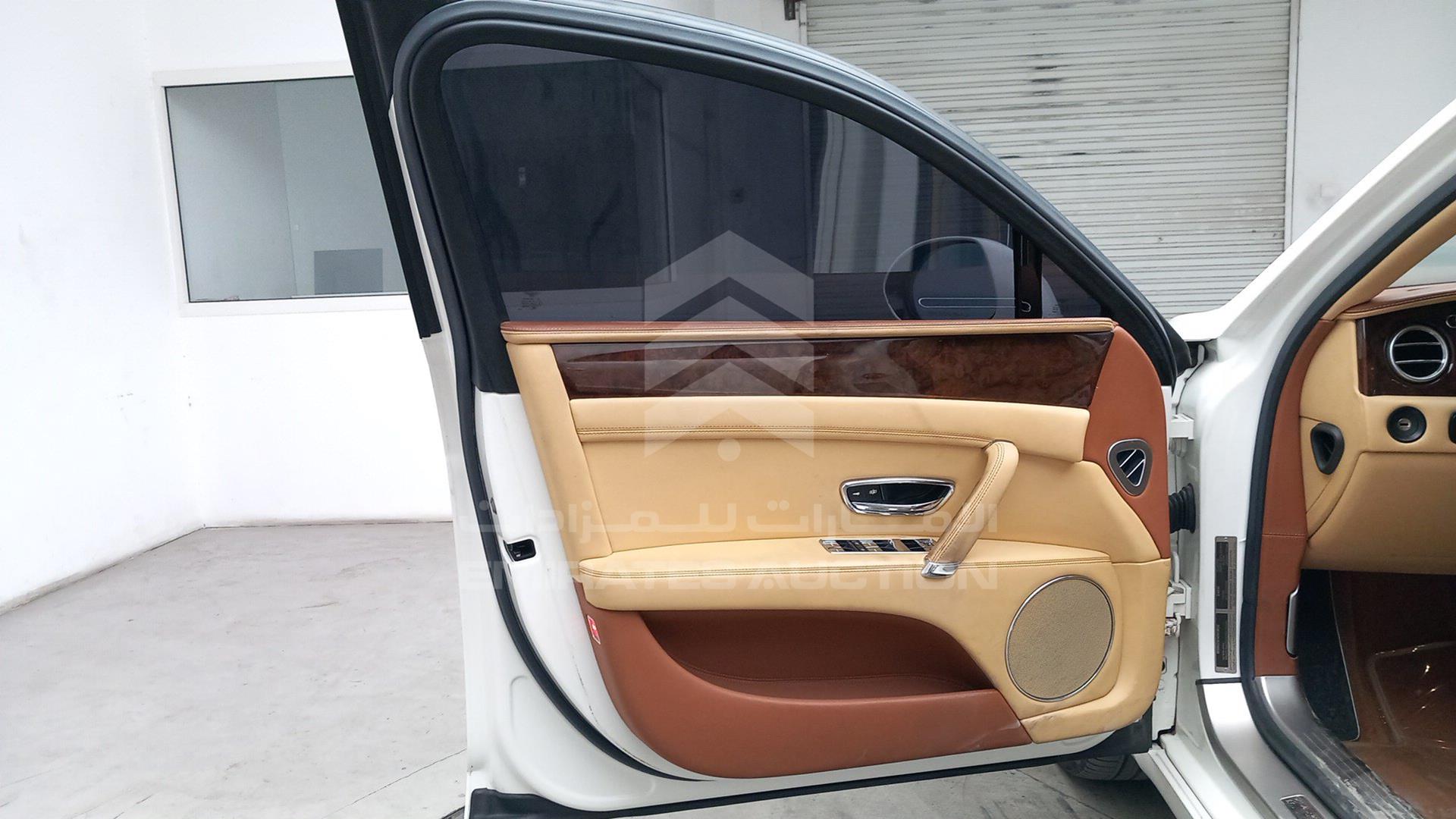 2014 BENTLEY FLYING SPUR VIN: SCBEA5ZA1EC090599