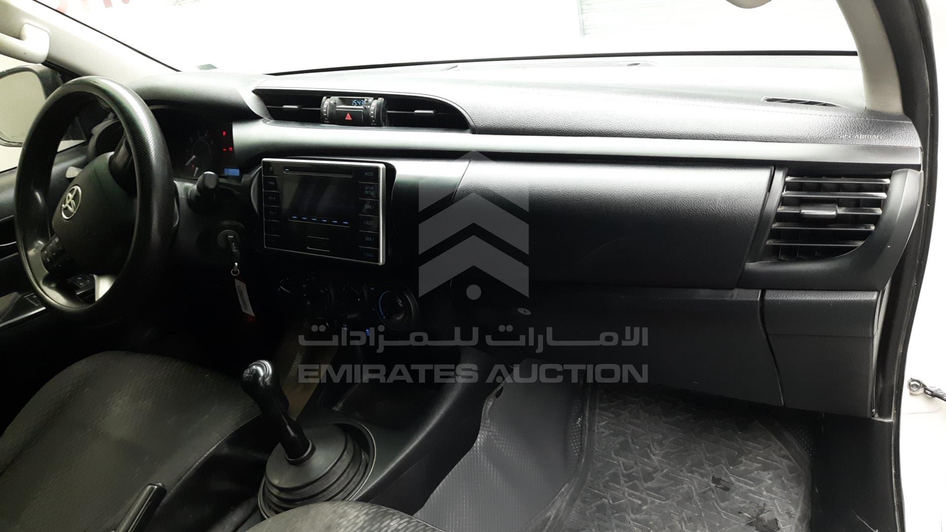 2017 TOYOTA HILUX VIN: MR0DB8CD2H0115737