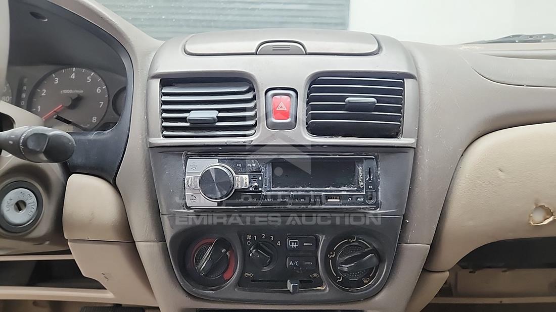 2004 Nissan Sunny — Entertainment Systems & Camera Monitor & Navigation — Photo 17