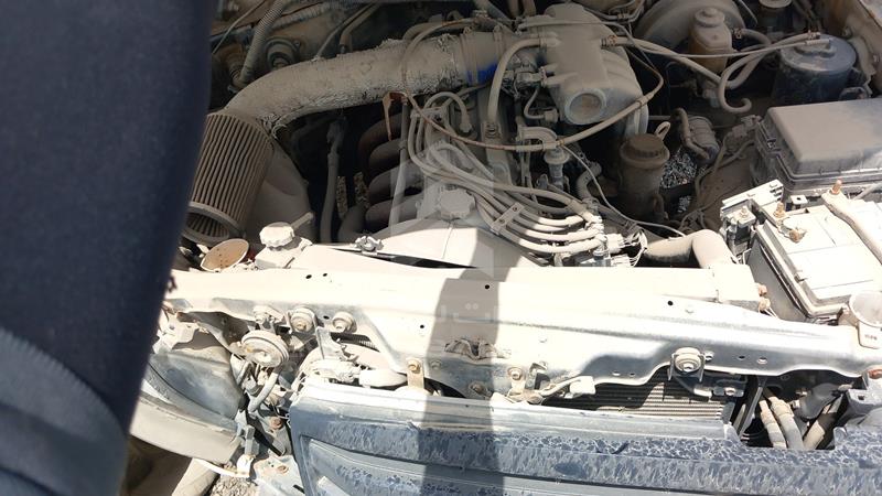 VIN: JTEHJ09J565123733 Auction: EmiratesAuction Lot: 404955 VIN: JTEHJ09J565123733 Toyota Land Cruiser 2006 WHITE Photo 29