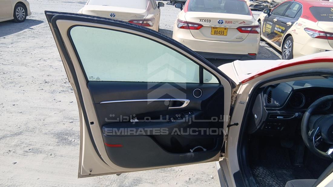 2021 Hyundai Sonata Hybrid — Front Left Door — Photo 11