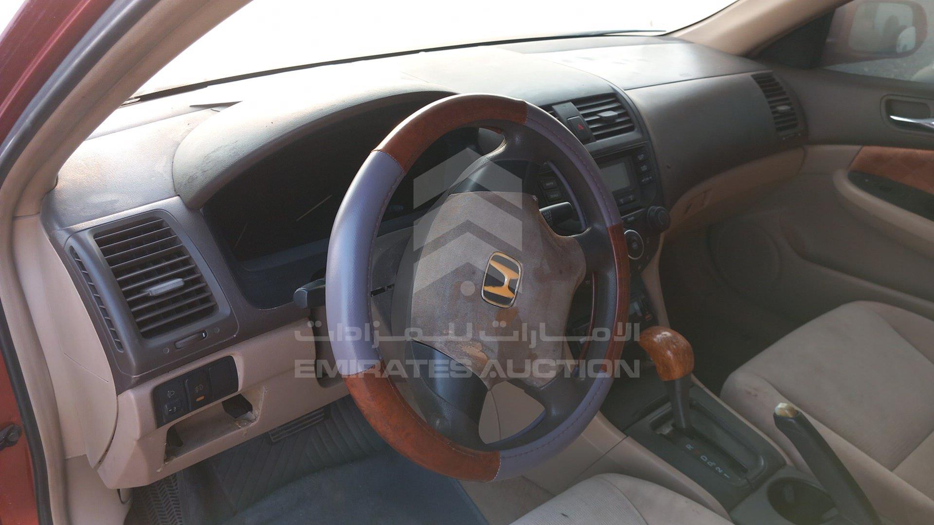 2006 HONDA ACCORD VIN: JHMCM56526C404585