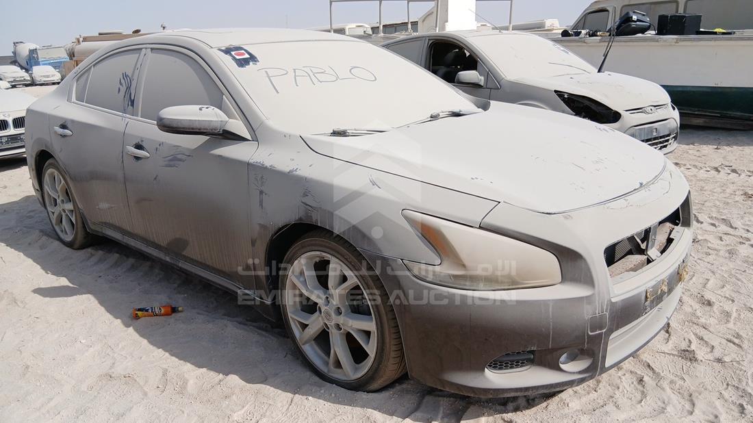 2013 Nissan Maxima — Front Right Angle — Photo 9