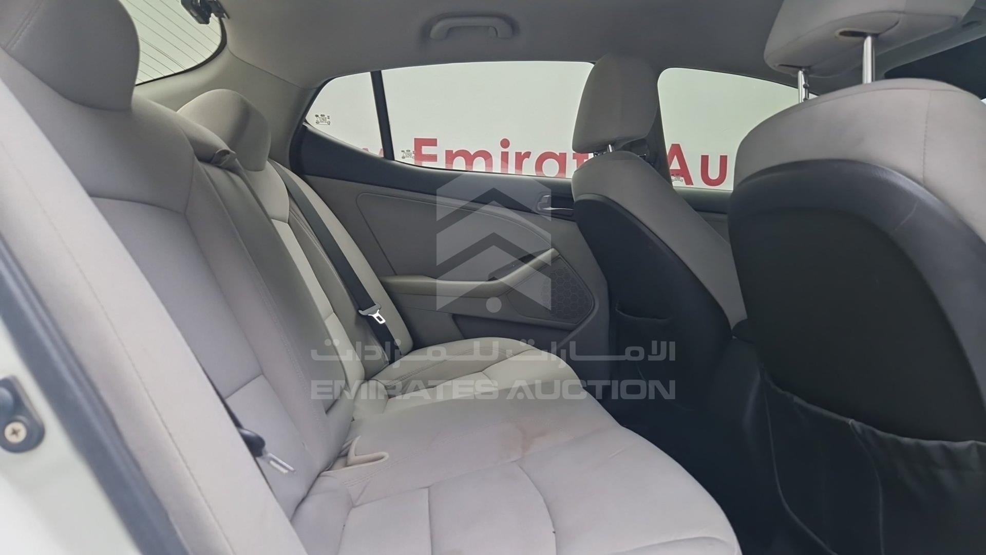 2015 KIA OPTIMA VIN: KNAGM4197F5554667