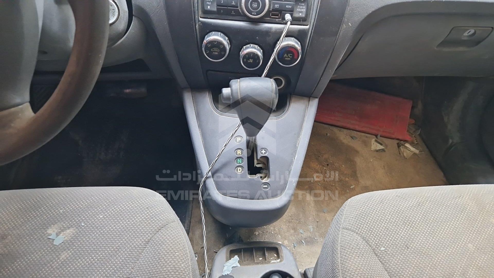 2005 HYUNDAI TUCSON VIN: KMHJM81B05U063764