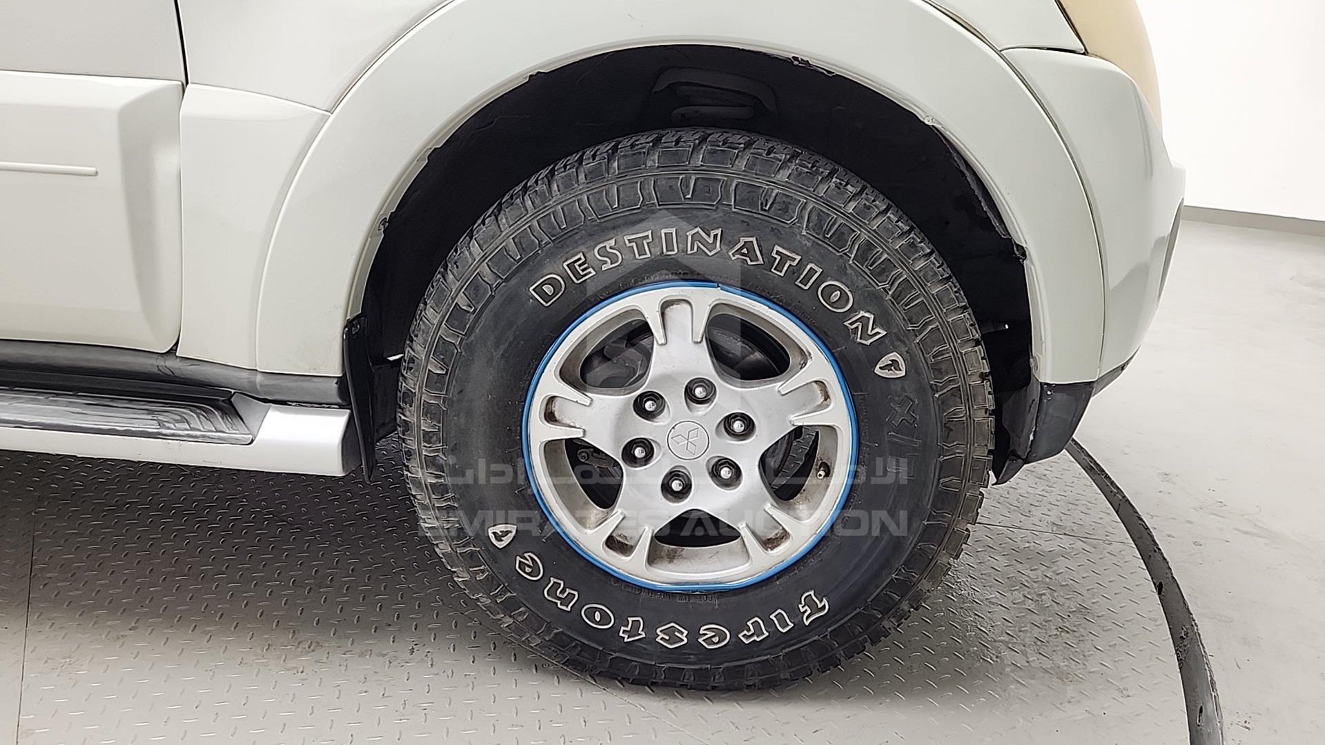 2009 MITSUBISHI PAJERO VIN: JMYLRV93W9J703606