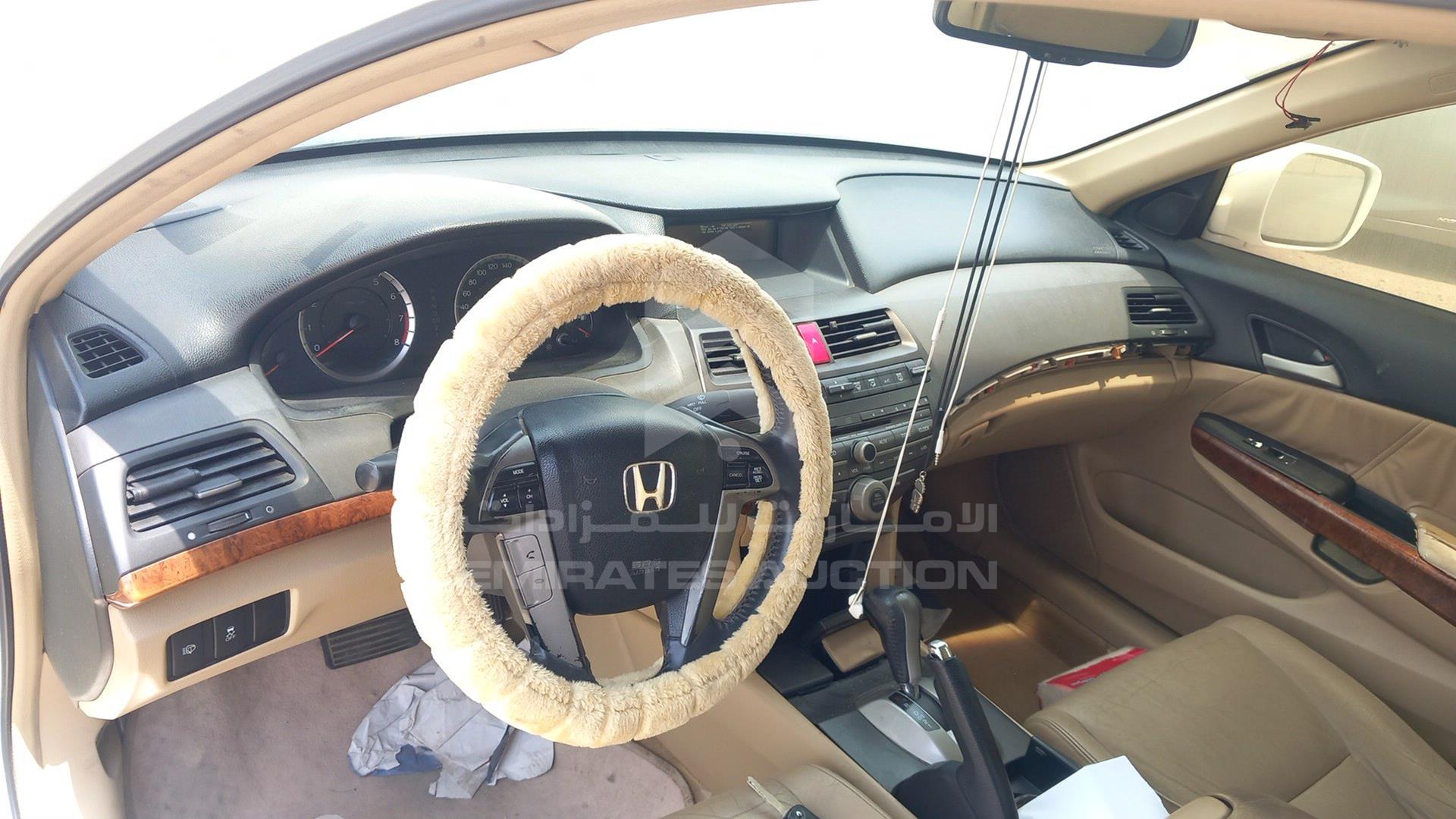 2011 HONDA ACCORD VIN: JHMCP3673BC400200