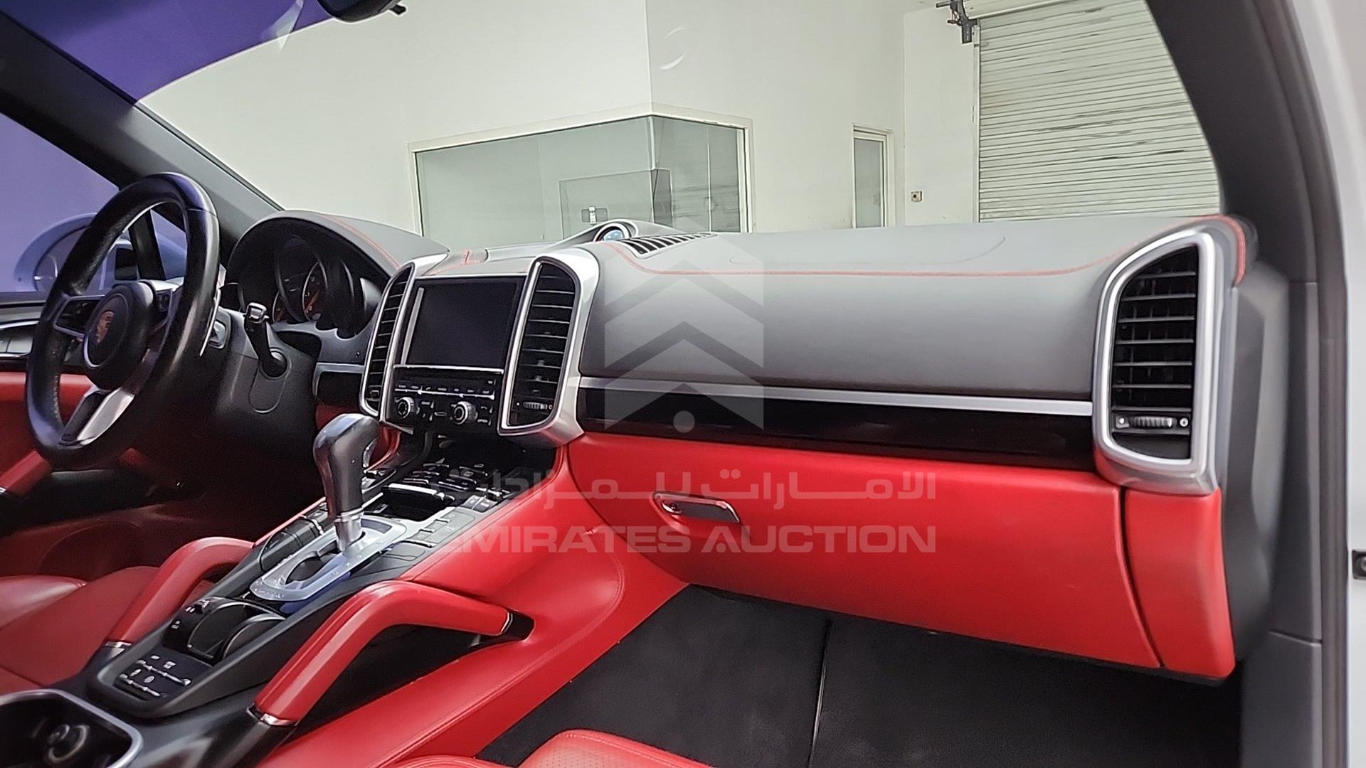 2016 PORSCHE CAYENNE VIN: WP1ZZZ92ZGLA03325