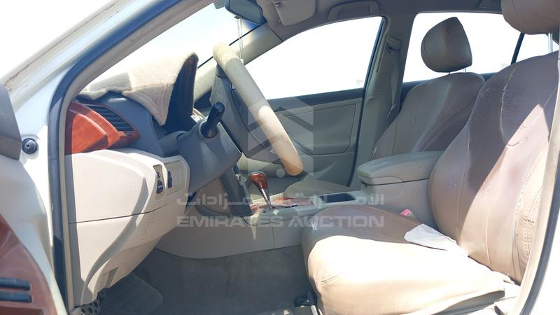 6T1BE42K8BX744228 Auction: EmiratesAuction Lot: 408520 6T1BE42K8BX744228 Toyota Camry 2011 WHITE Photo 14