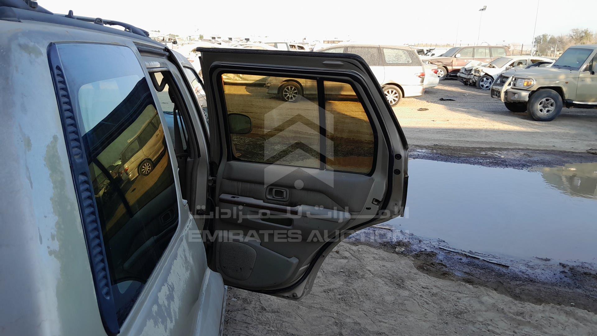 1998 INFINITI QX4 VIN: JNRAR05Y7WW030384