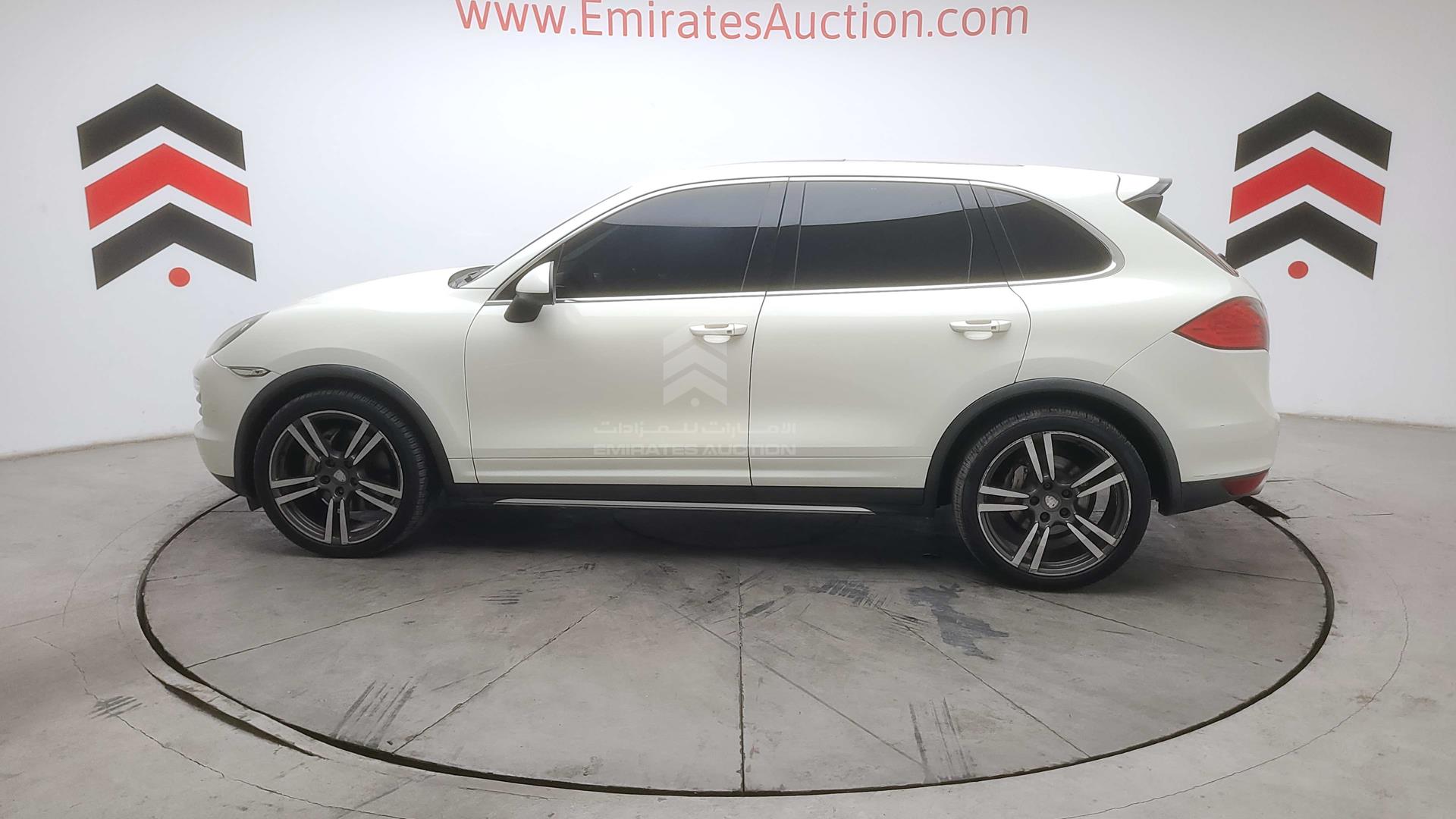2011 PORSCHE CAYENNE VIN: WP1ZZZ92ZBLA50727