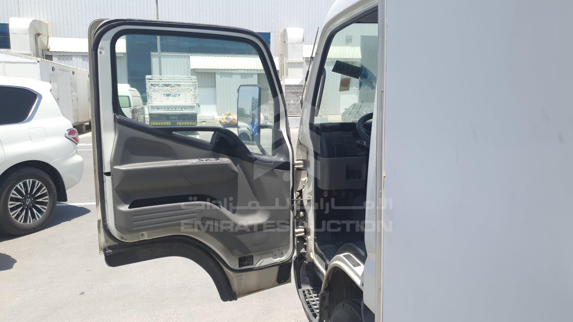 2017 MITSUBISHI CANTER VIN: JL7B6E1P4HK016110