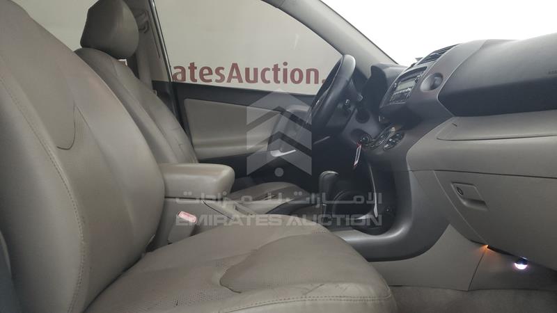 JTMBD31V685175120 Auction: EmiratesAuction Lot: 445927 JTMBD31V685175120 Toyota RAV 4 2008 WHITE Photo 26