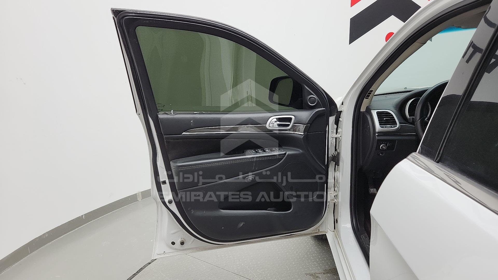 2013 JEEP GRAND CHEROKEE VIN: 1C4RJFDJXDC586172