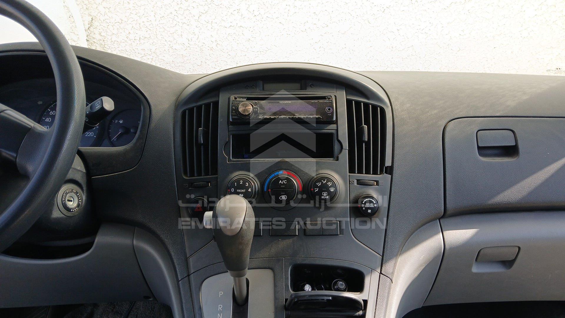 2014 HYUNDAI H1 VIN: KMHWG81RXEU558824