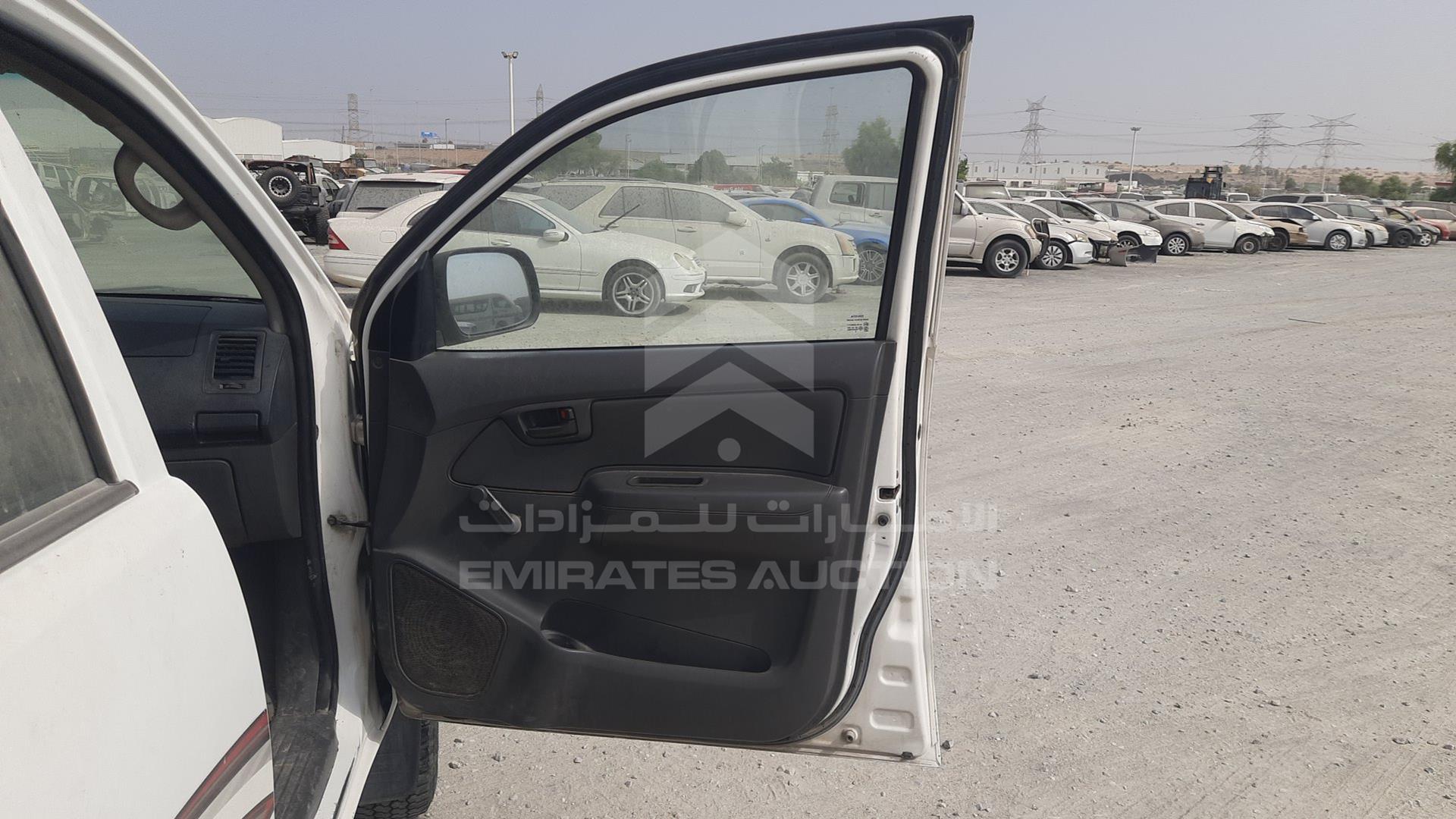 2014 TOYOTA HILUX VIN: MR0FX22G3E1396570