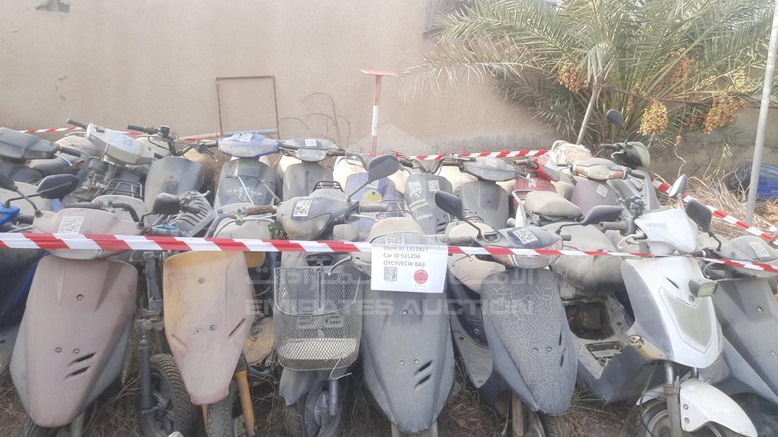 21 Scooters - Scrap without document — Full Front View — Photo 4