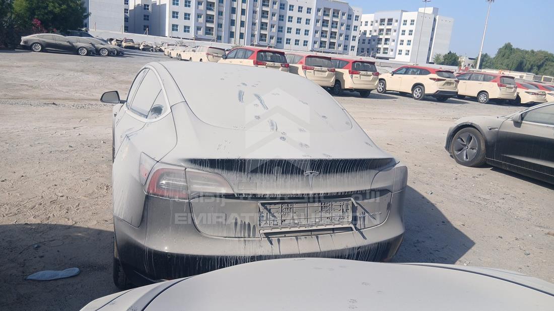 تيسلا موديل 3 2020 — الزاوية الخلفية — صورة 8