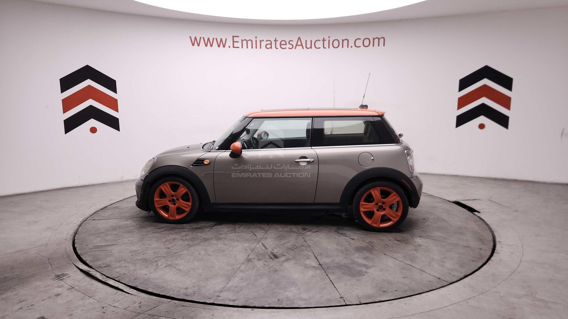 2013 MINI COOPER VIN: WMWSU3C52DT684427