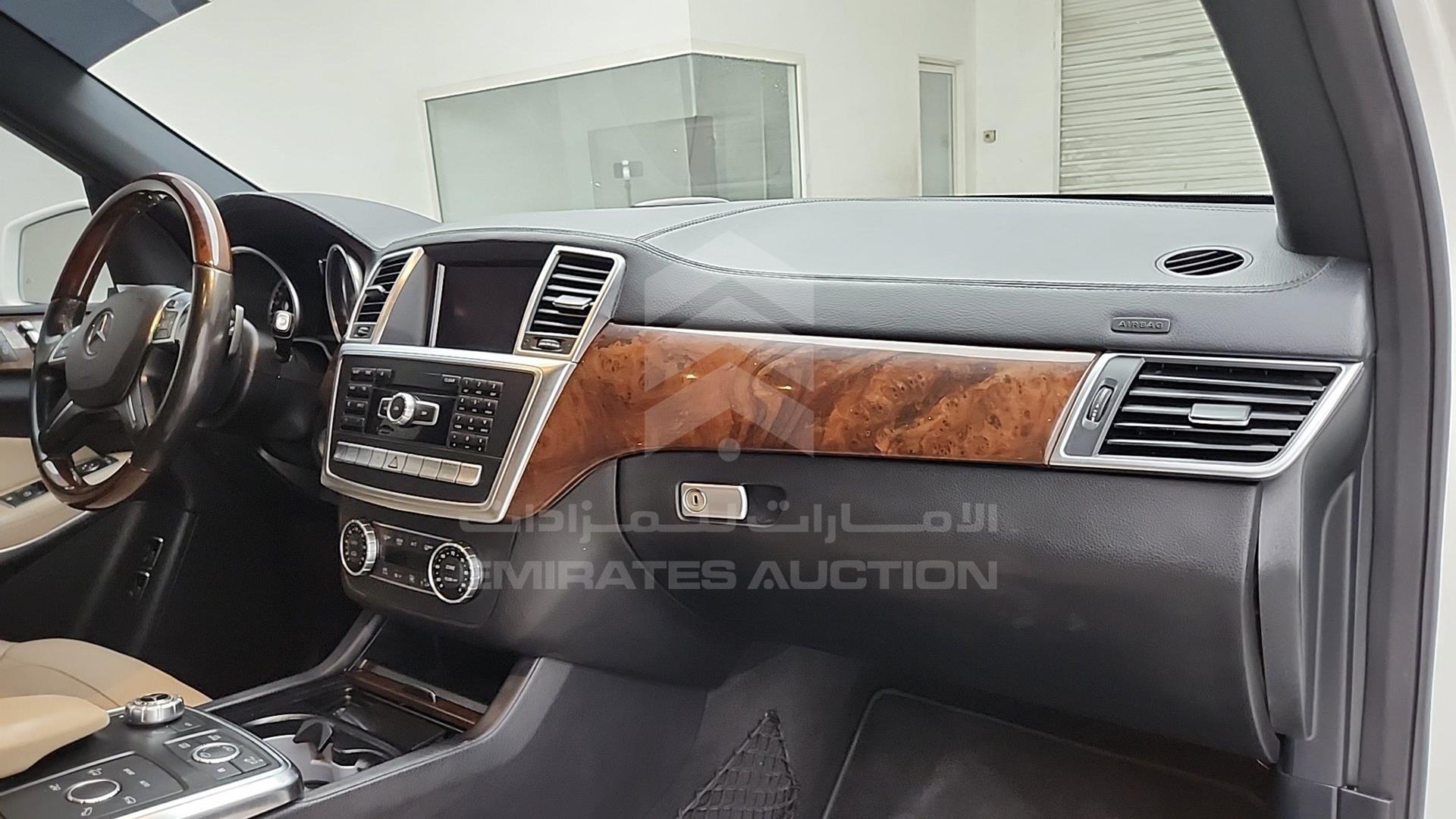 2015 MERCEDES GL 550 VIN: 4JGDF7DE7FA508690