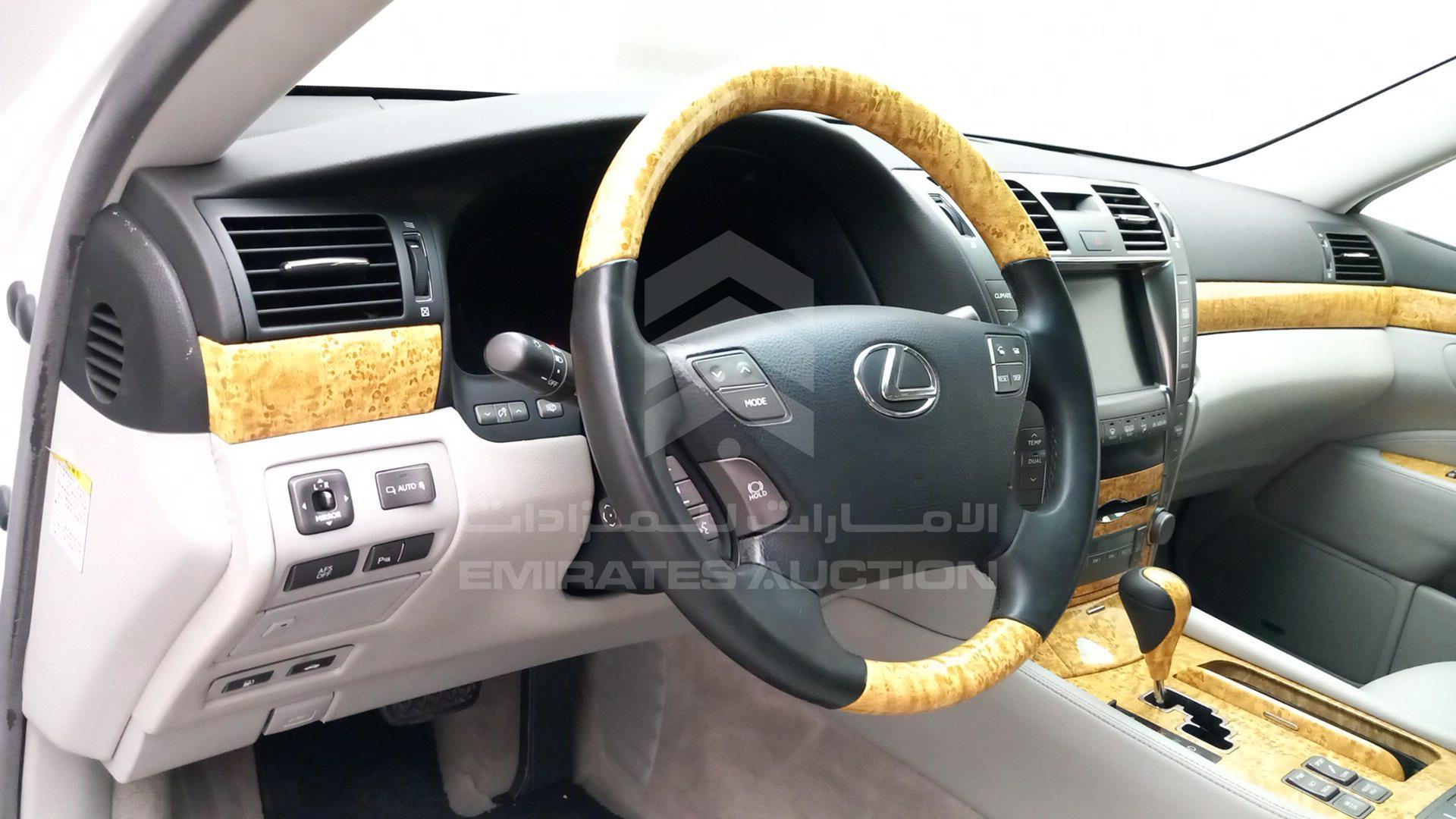 2008 LEXUS LS 460 VIN: JTHGL46F505008833