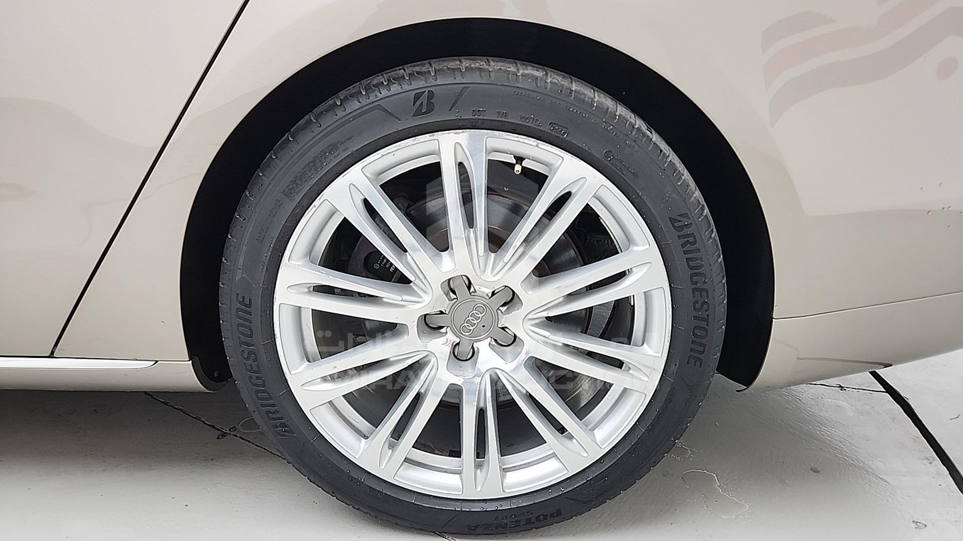 2011 AUDI A8 VIN: WAURVB4H9BN004815