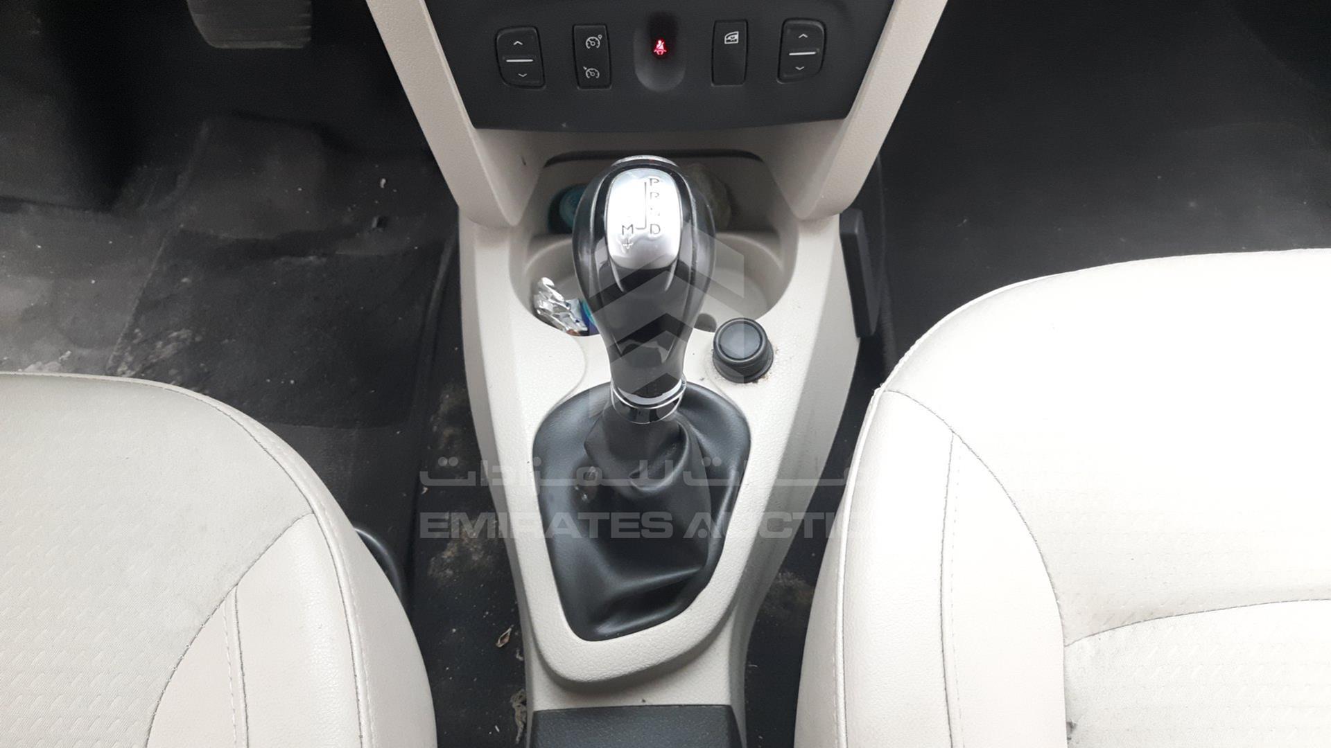 2019 RENAULT SYMBOL VIN: VF14SRAB1KT452118