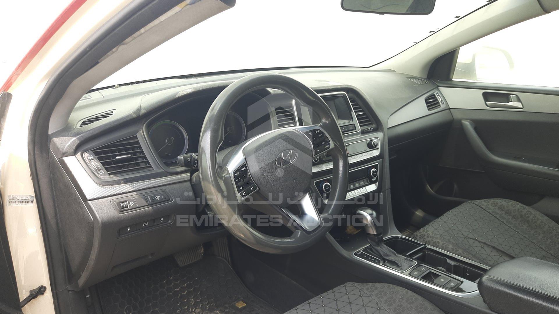 2019 HYUNDAI SONATA VIN: KMHE24135KA092960