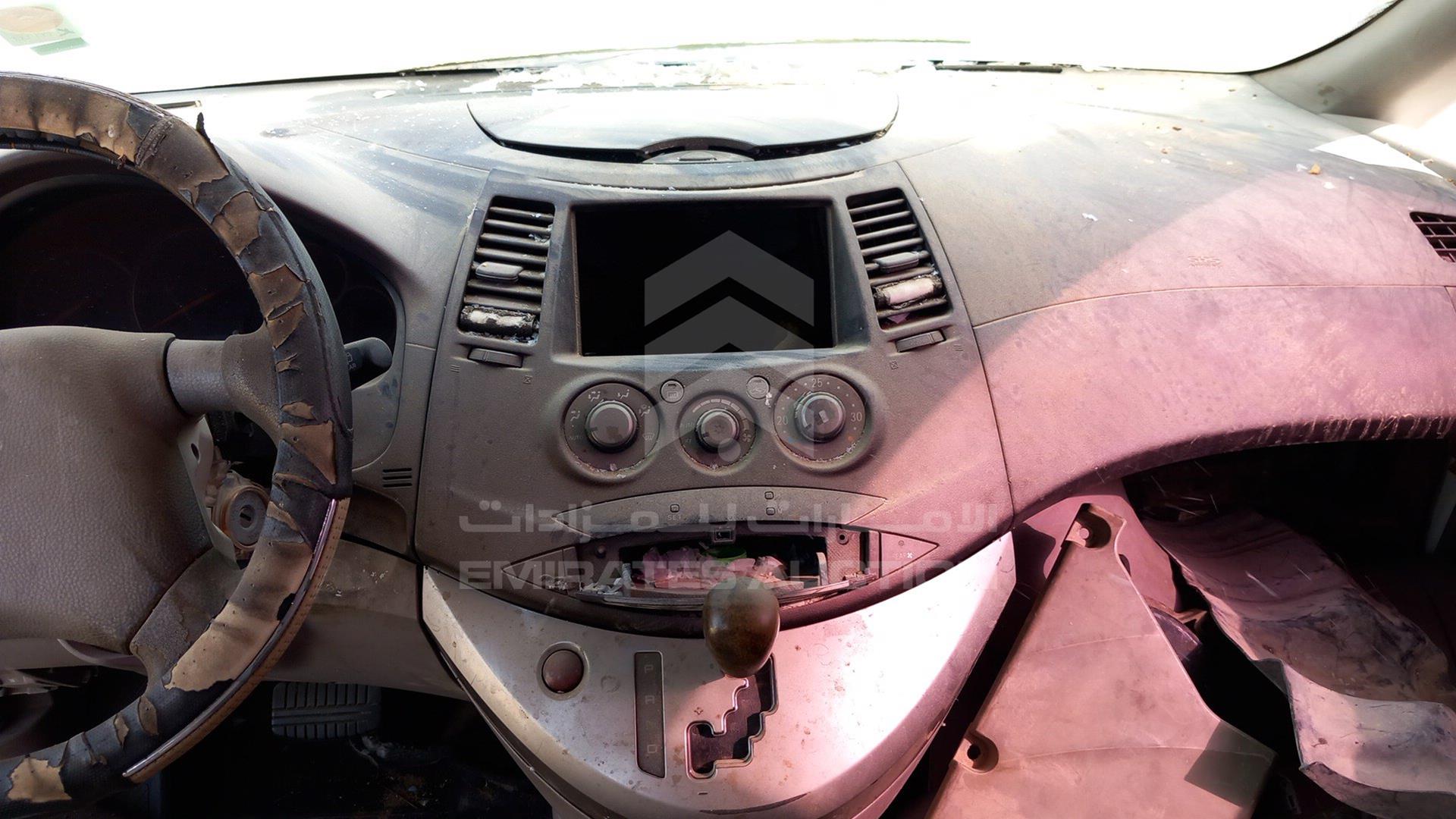 2005 MITSUBISHI GRANDIS VIN: JMYLRNA4W5Z703642