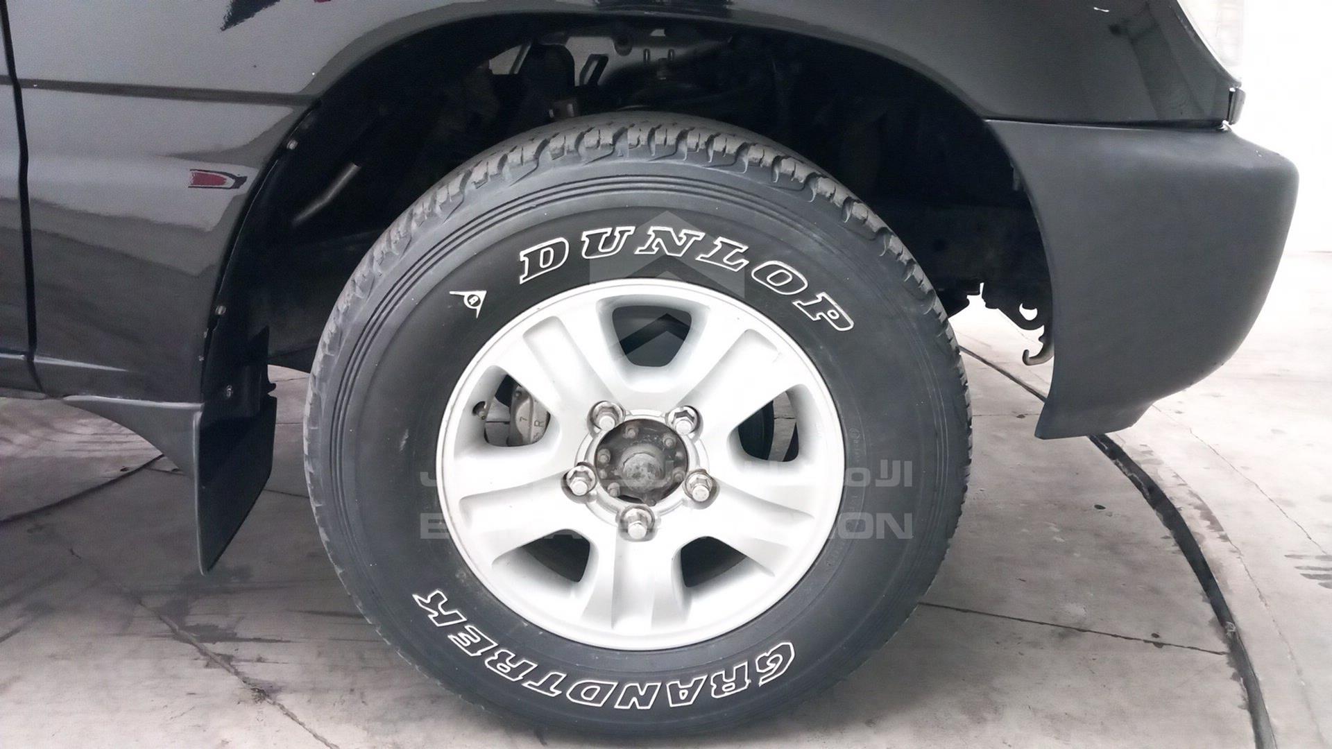 2006 TOYOTA LAND CRUISER VIN: JTEHJ09JX65145680