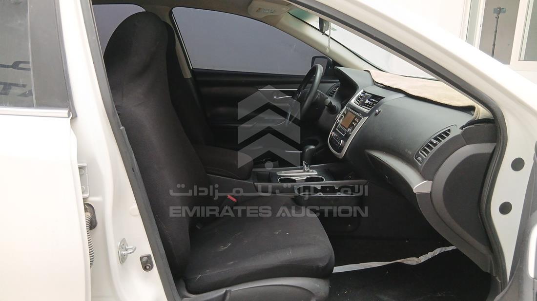 2016 Nissan Altima — Front Right Passenger Seat View — Photo 26