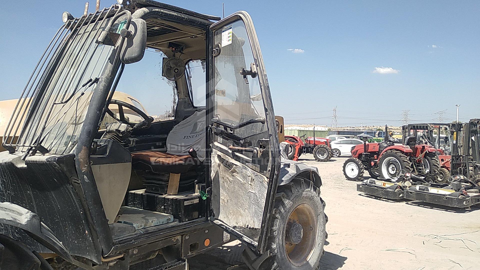 2014 CATERPILLAR TH414 VIN: YC5000000TBZ00900
