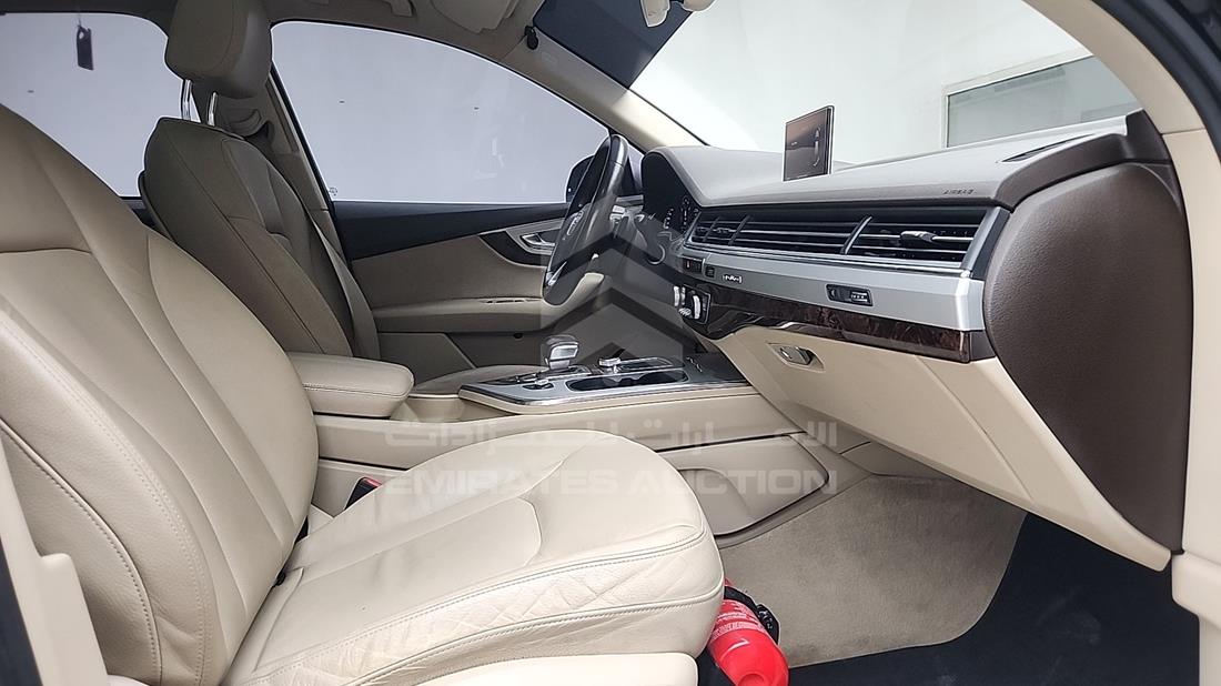 2016 Audi Q7 — Front Right Passenger Seat View — Photo 30