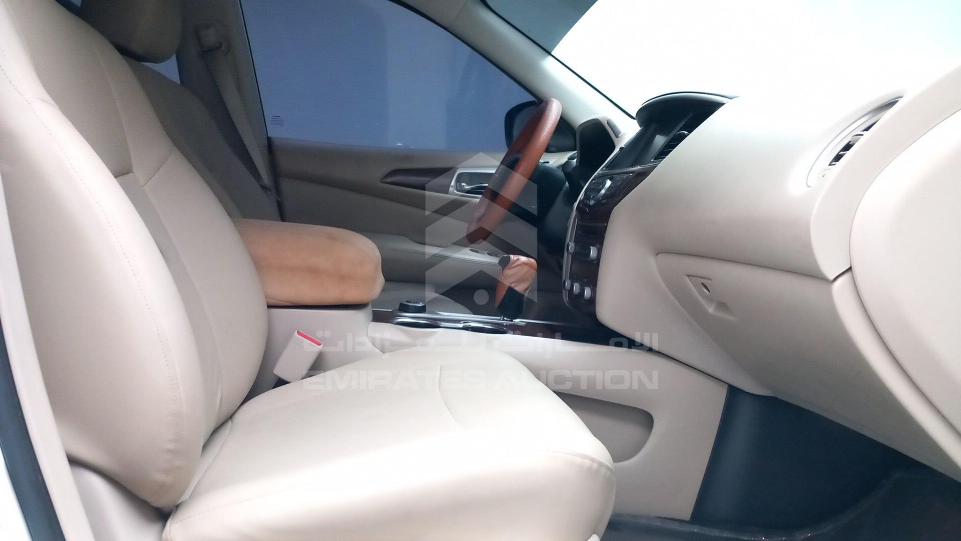 2018 NISSAN PATHFINDER VIN: 5N1DR2M57JC623801