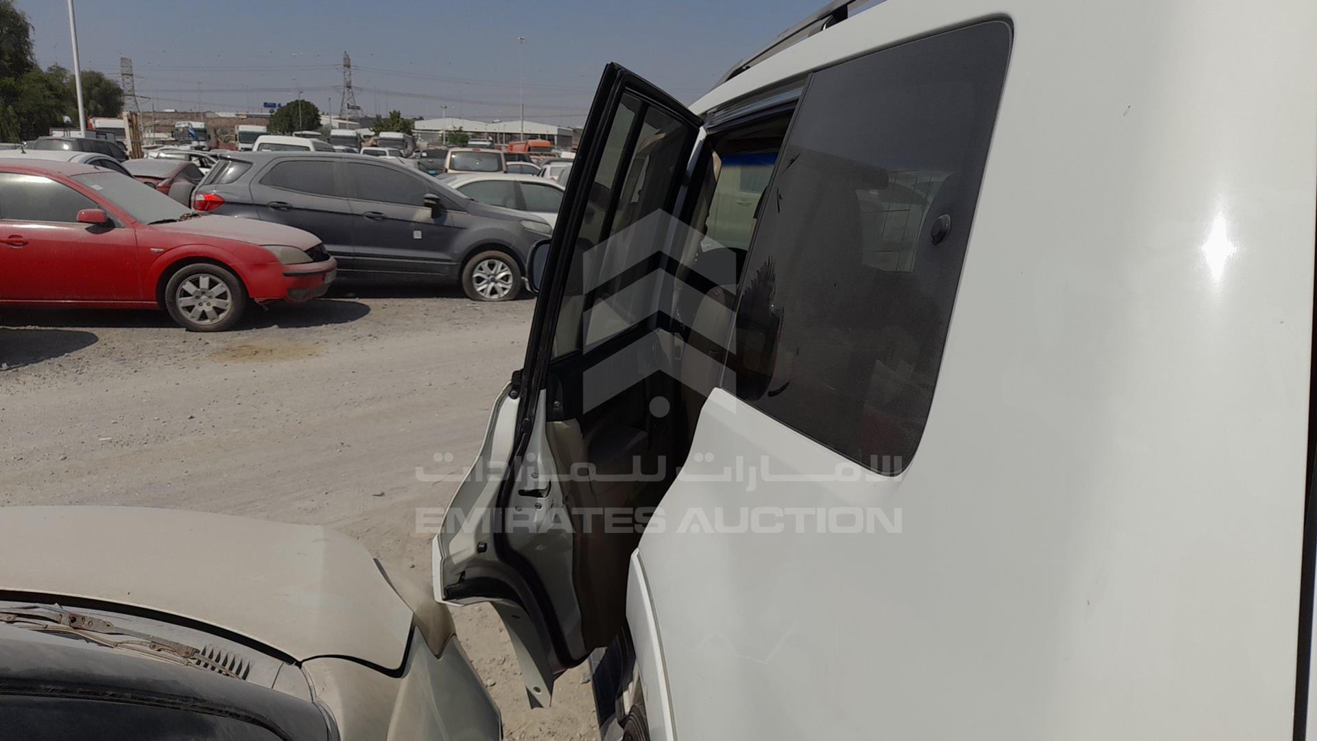 2014 MITSUBISHI PAJERO VIN: JMYLRV95WEJ705109