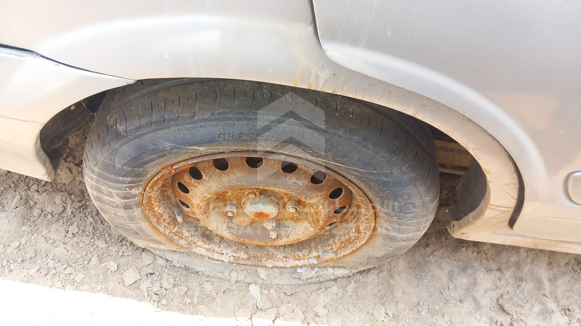 2002 NISSAN SUNNY VIN: JN1EN61C62W005886