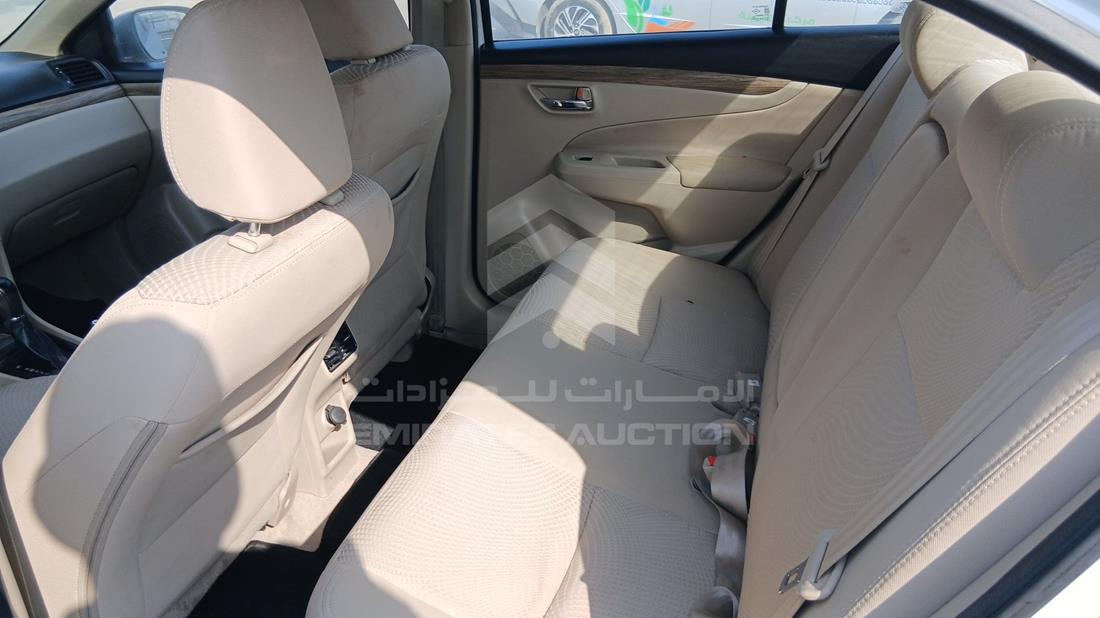سوزوكي سياز 2023 — زاوية الراكب الخلفي اليسرى — صورة 19