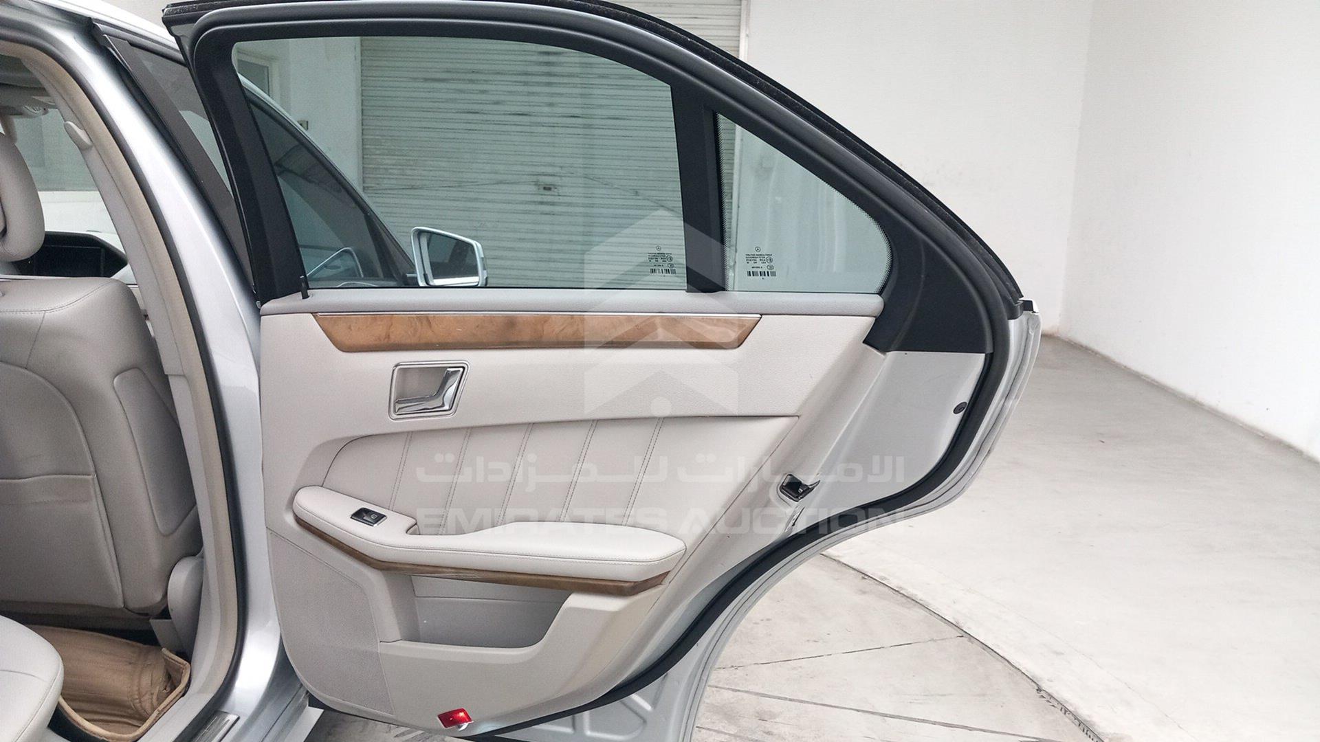 2011 MERCEDES E350 VIN: WDDHF8HB1BA303636