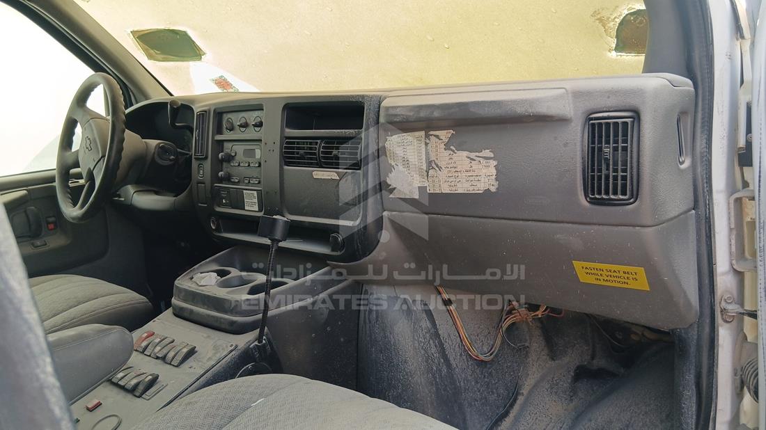 شيفروليه اكسبرس 2005 — زاوية واجهة السائق الأمامية اليسرى — صورة 11