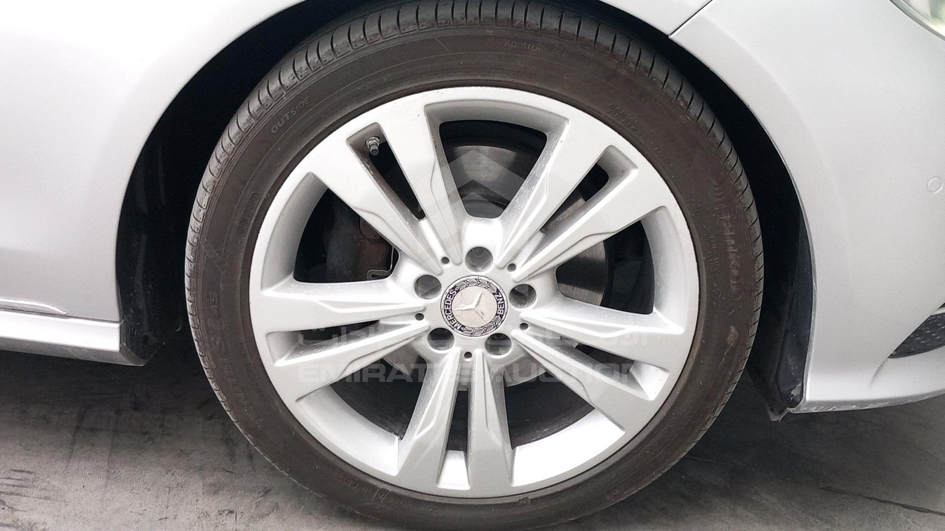 2015 MERCEDES E 300 VIN: WDDHF8BB0FB107566