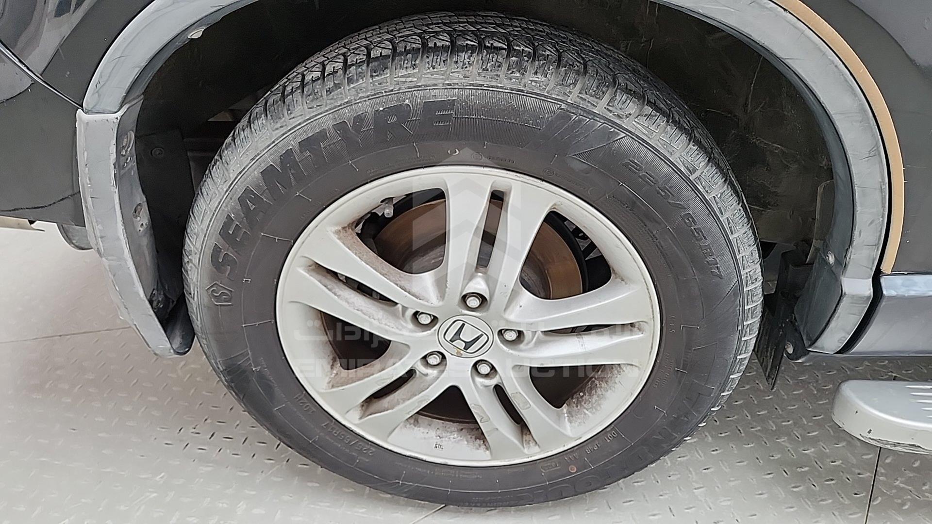 2011 HONDA CRV VIN: JHLRE485XBC401172