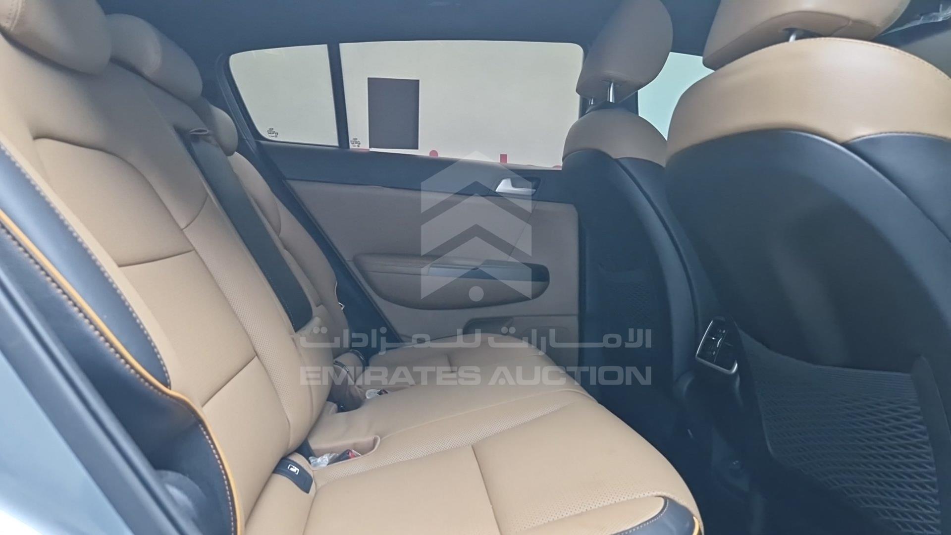 2021 KIA SPORTAGE VIN: U5YPH8143ML911471