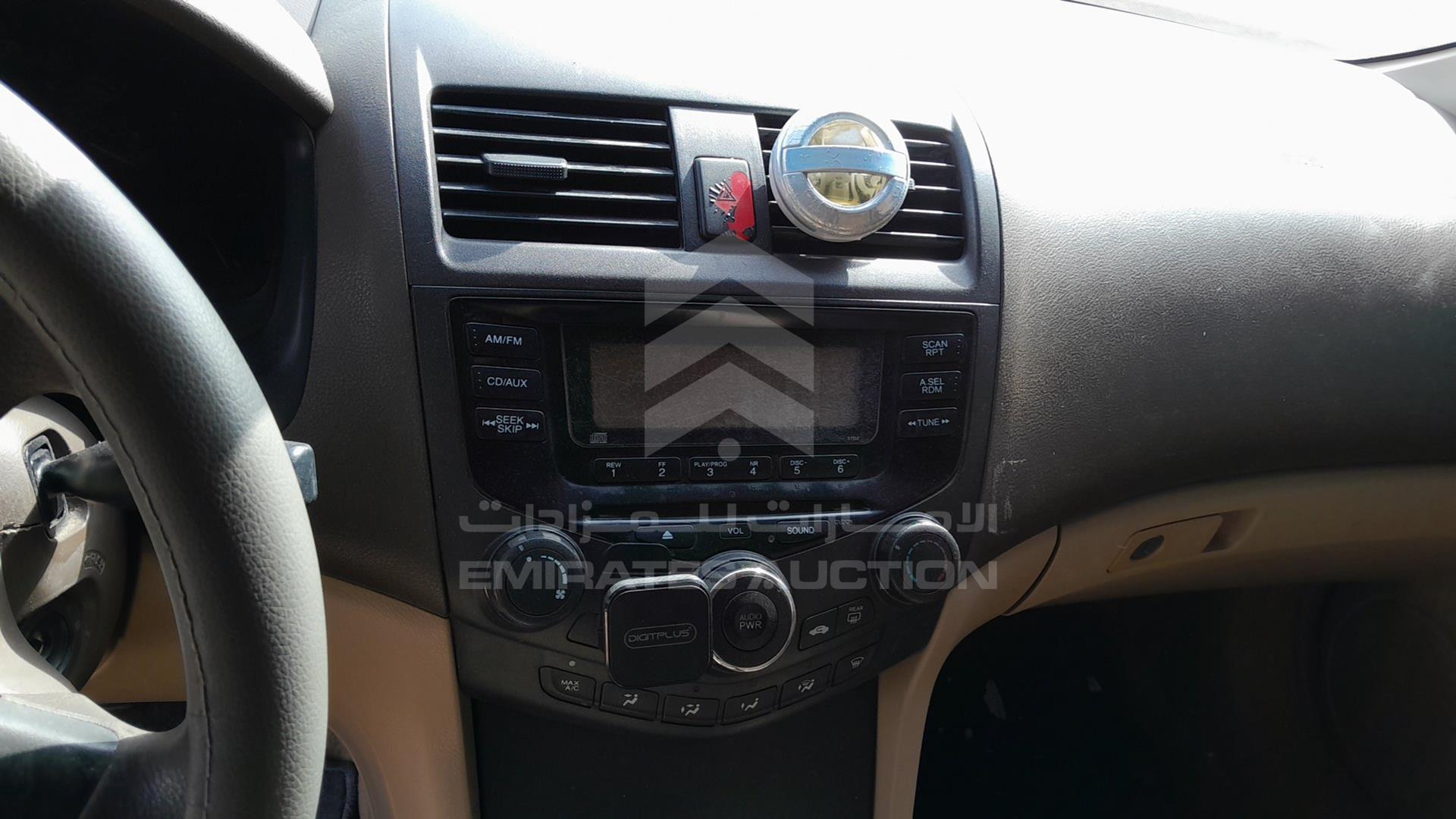 2006 HONDA ACCORD VIN: JHMCM56586C404512